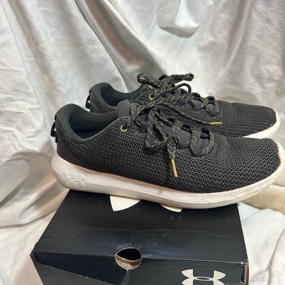 Under Armour Black and Gold Athletic Shoes Sleek Designed sneakers